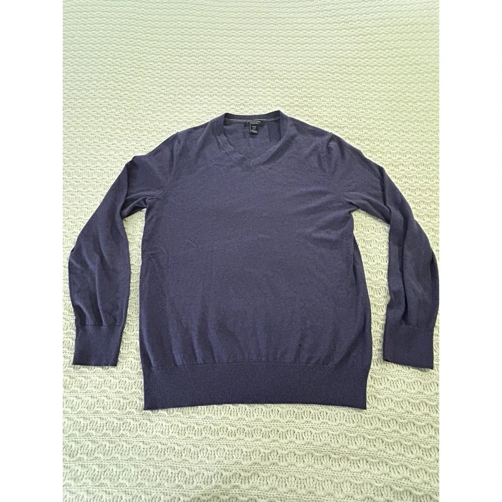 Banana Republic Sweater Mens M Purple Silk Cashmere V Neck Lightweight Preppy